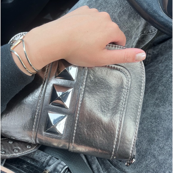 Metallic studded GUESS purse 👜 - Picture 6 of 10